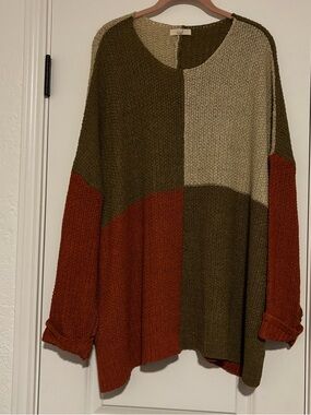 easel Colorblock Crewneck Sweater in Olive, Rust & Cream
